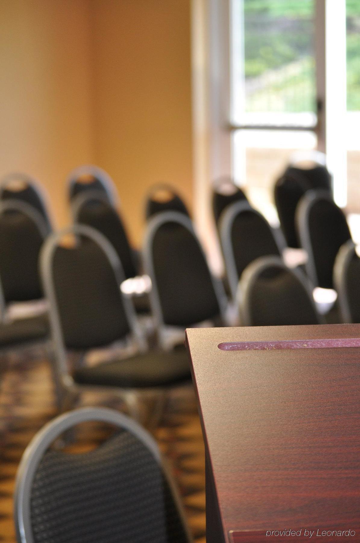 Holiday Inn Express Hotel & Suites Kansas City - Grandview By Ihg Dış mekan fotoğraf
